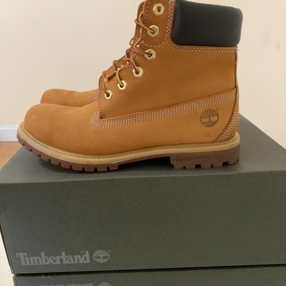 Timberland Boots - Picture 4 of 5